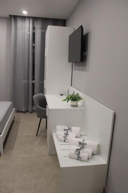 Luxury Quadruple Room room - Image 3