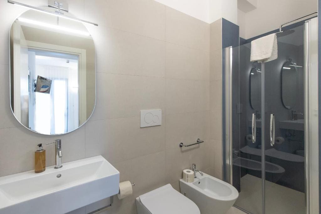 Standard Double Room room - Image 2