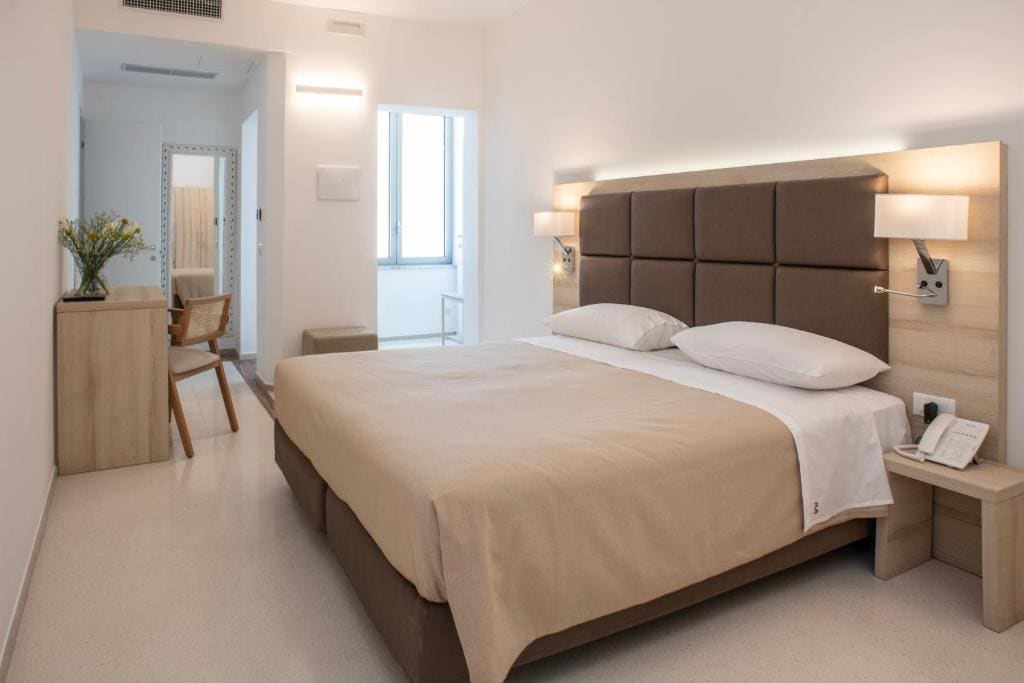 Superior Double Room room - Image 2