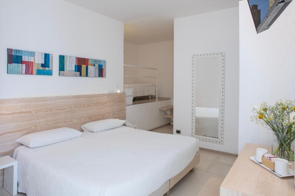 Triple Room with Balcony room - Image 1