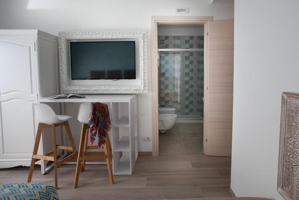 Deluxe Triple Room with Sea View room - Image 3