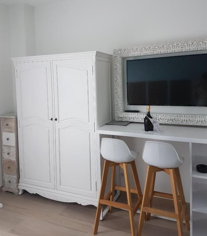 Deluxe Triple Room with Sea View room - Image 2