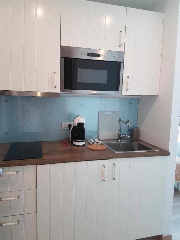 Deluxe Triple Room with Sea View room - Image 1