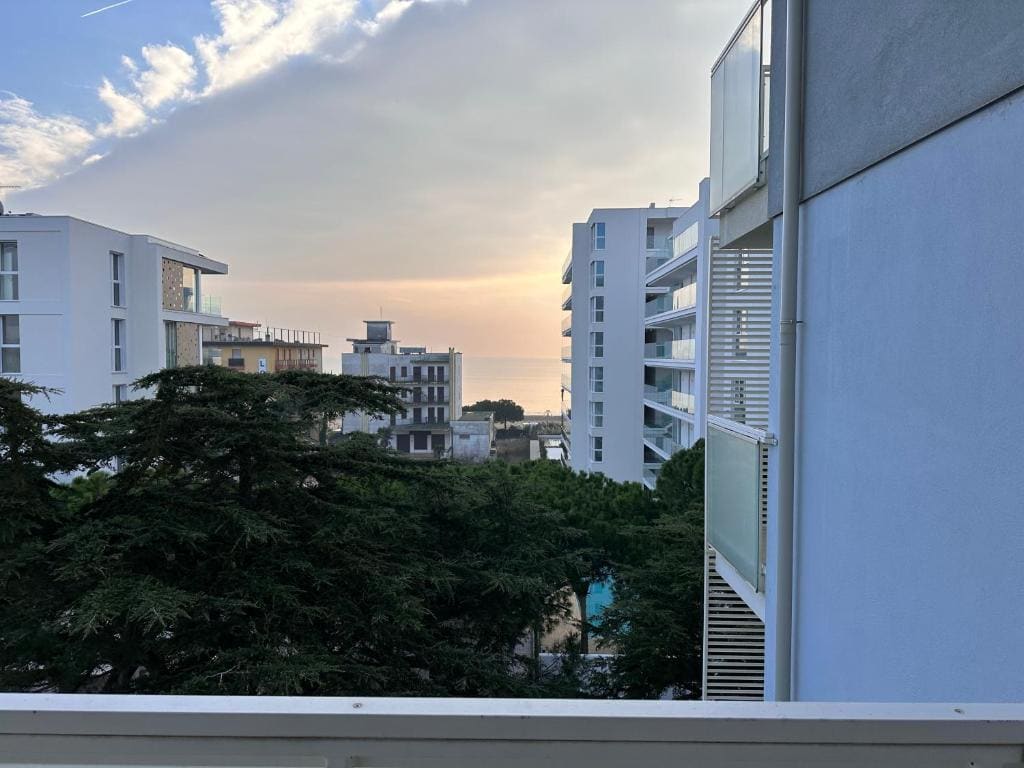 Double Room with Sea View room - Image 2