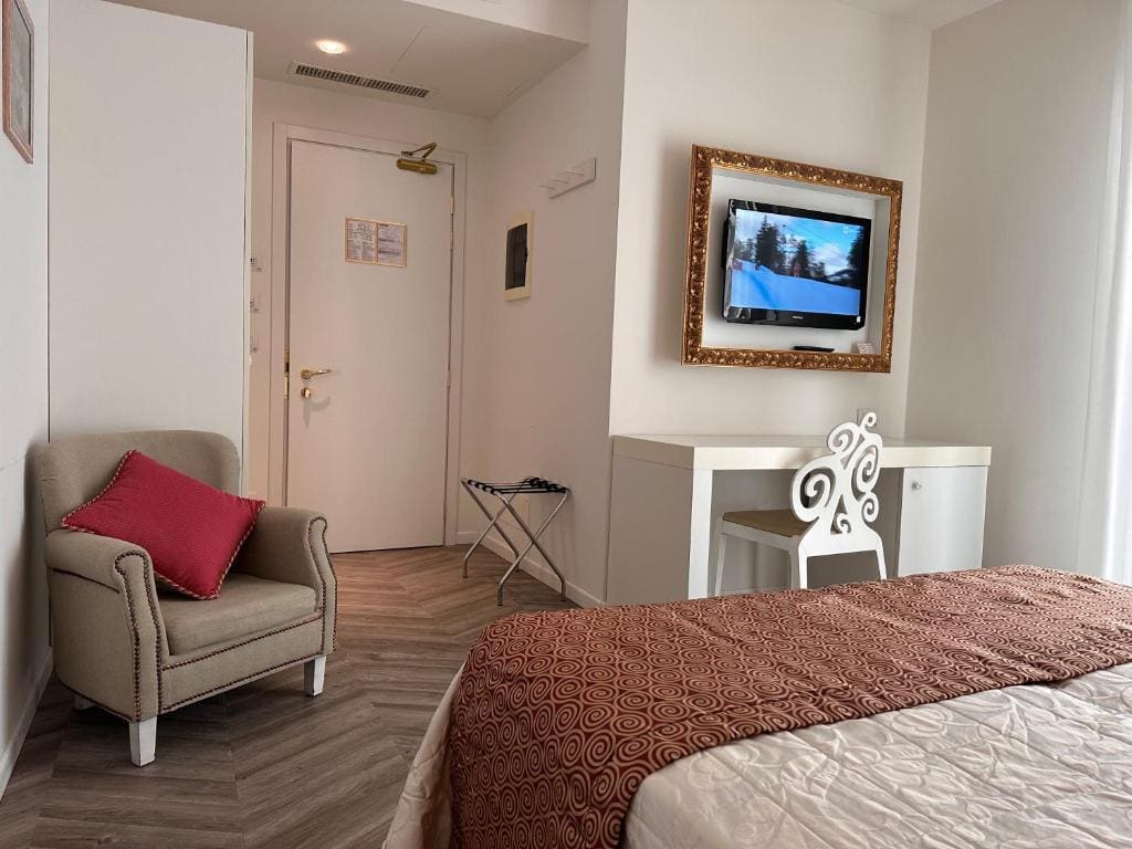 Double Room with Sea View room - Image 1
