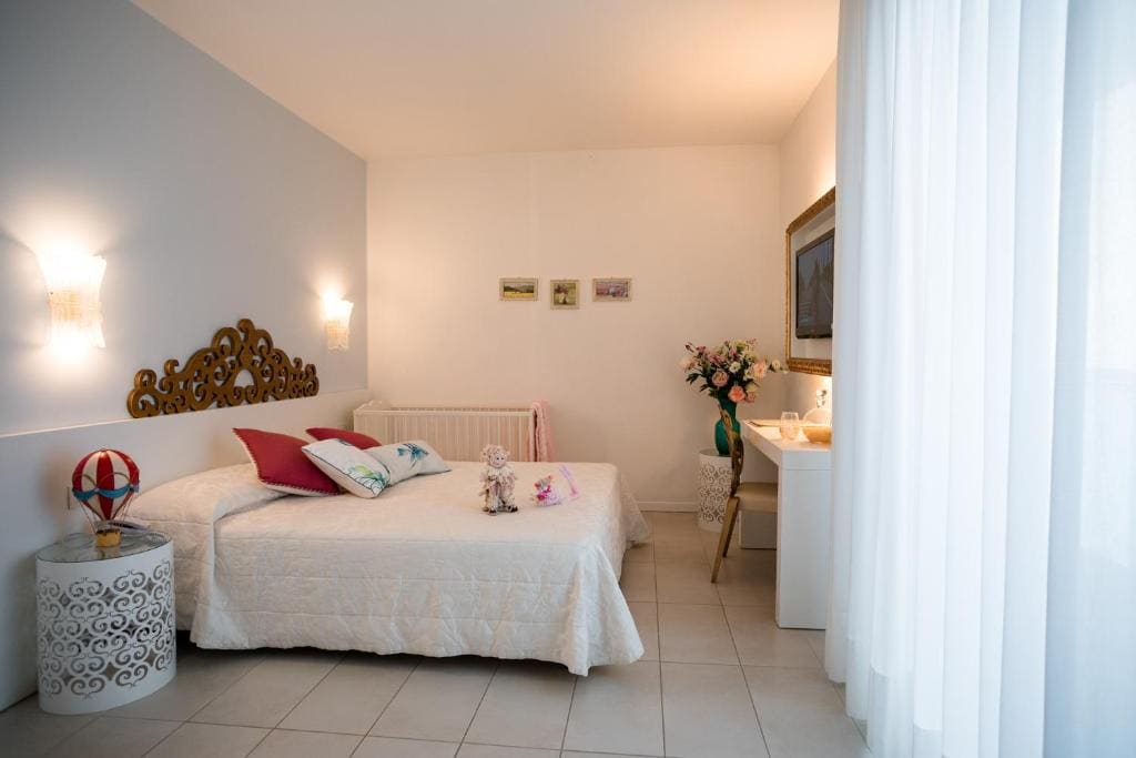 Double or Twin Room room - Image 2