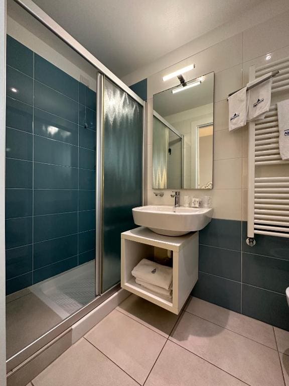 Standard Double or Twin Room room - Image 1