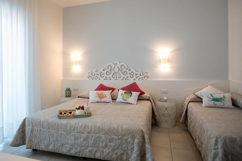 Standard Triple Room room - Image 2
