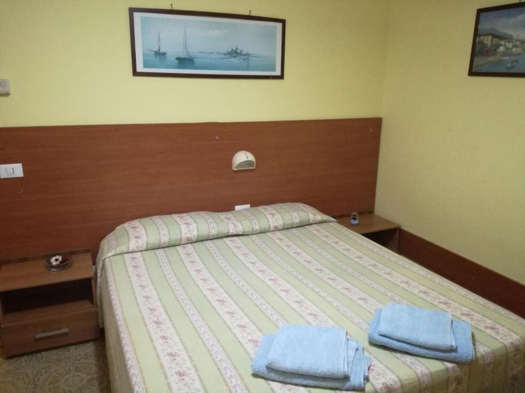 Double or Twin Room room - Image 1