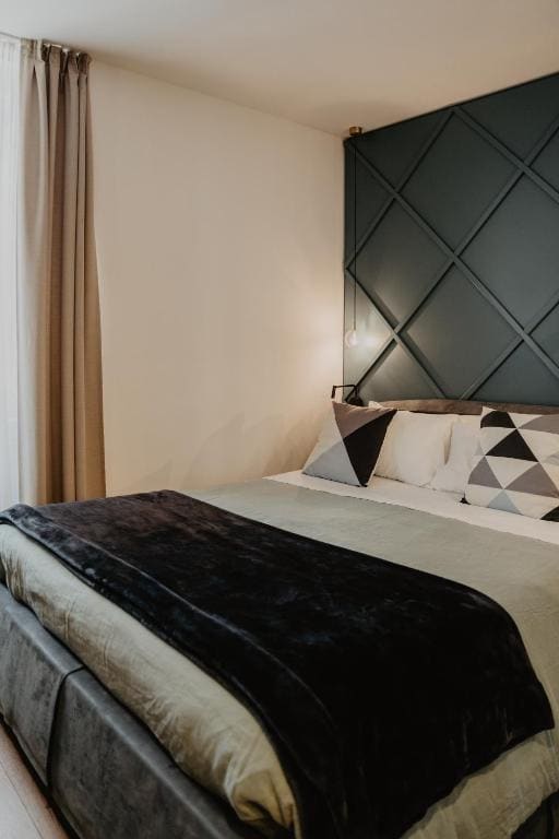 Superior Quadruple Room room - Image 1