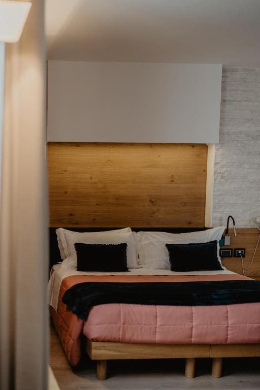 Superior Quintuple Room room - Image 1