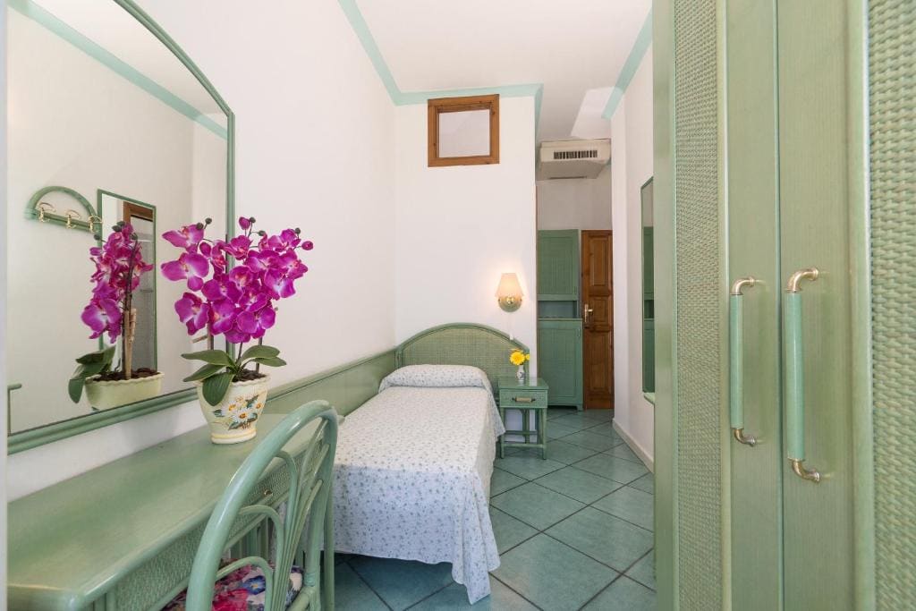 Classic Single Room with Sea View room - Image 2