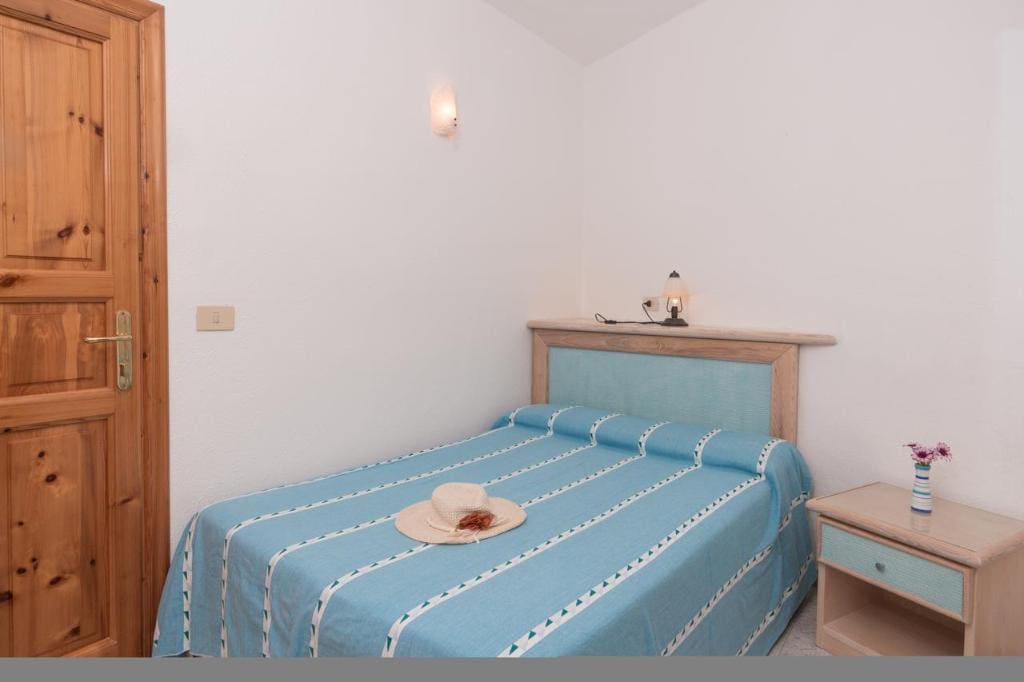Superior Single Room with Sea View room - Image 2