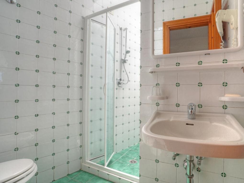 Superior Single Room with Sea View room - Image 3