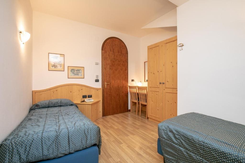 Standard Double or Twin Room with Balcony room - Image 2