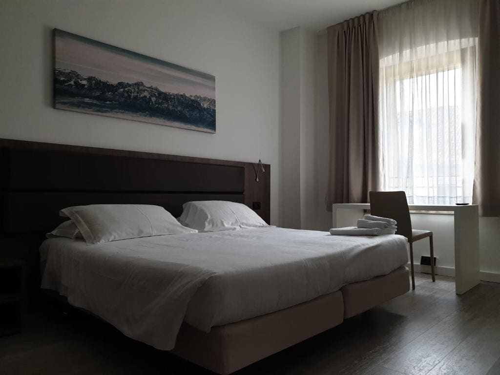 Business Double Room room - Image 3