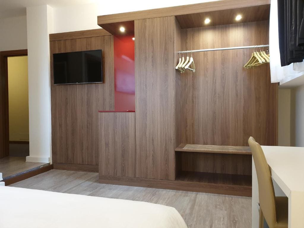 Standard Twin Room room - Image 1