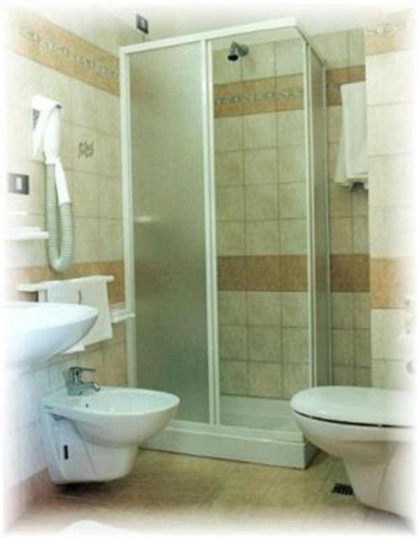 Small Double Room room - Image 1