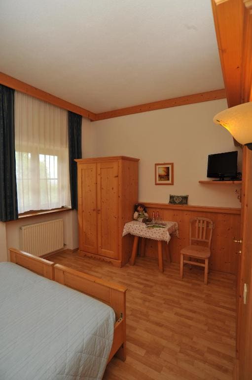 Double Room with Mountain View room - Image 3