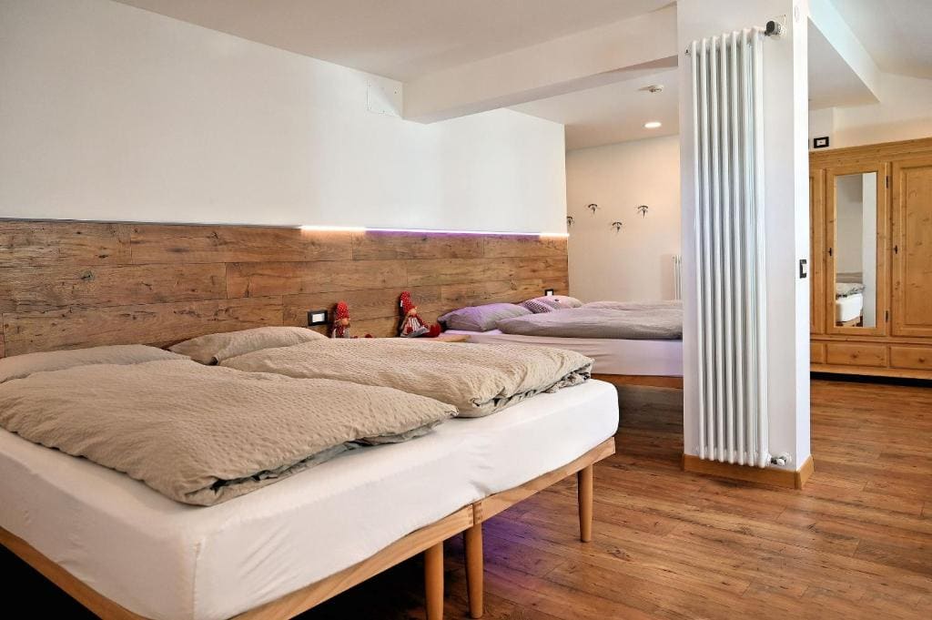 Deluxe Family Room room - Image 2