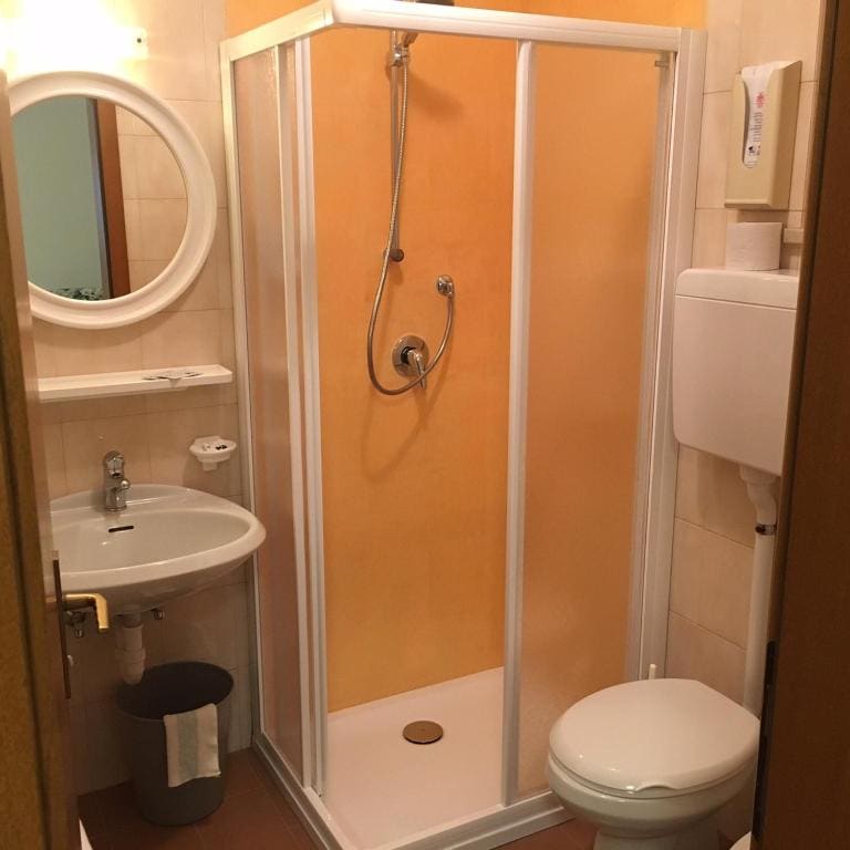 Economy Double or Twin Room room - Image 1