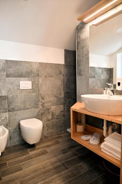 Superior Double or Twin Room room - Image 2