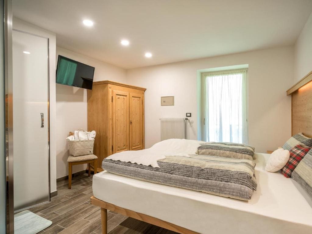 Superior Double or Twin Room room - Image 3