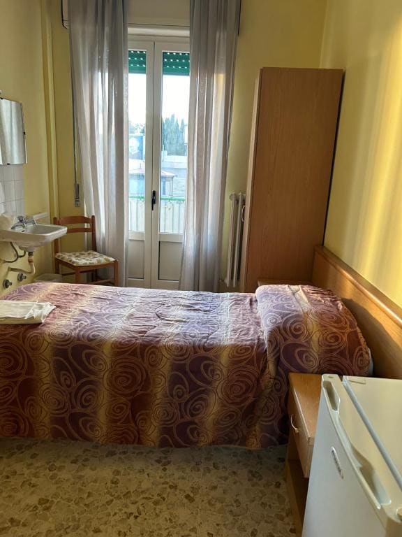 Economy Single Room room - Image 1