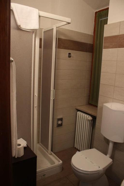 Standard Triple Room room - Image 2