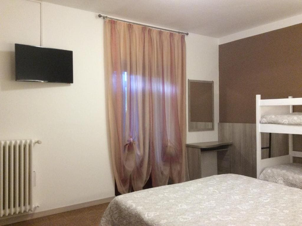Quadruple Room with Balcony room - Image 1