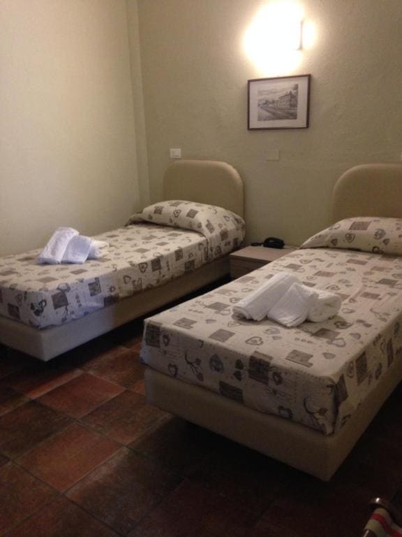 Double or Twin Room with Private Bathroom room - Image 3