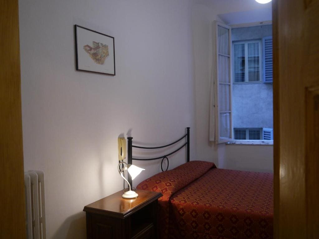 Double Room with Shared Bathroom room - Image 1