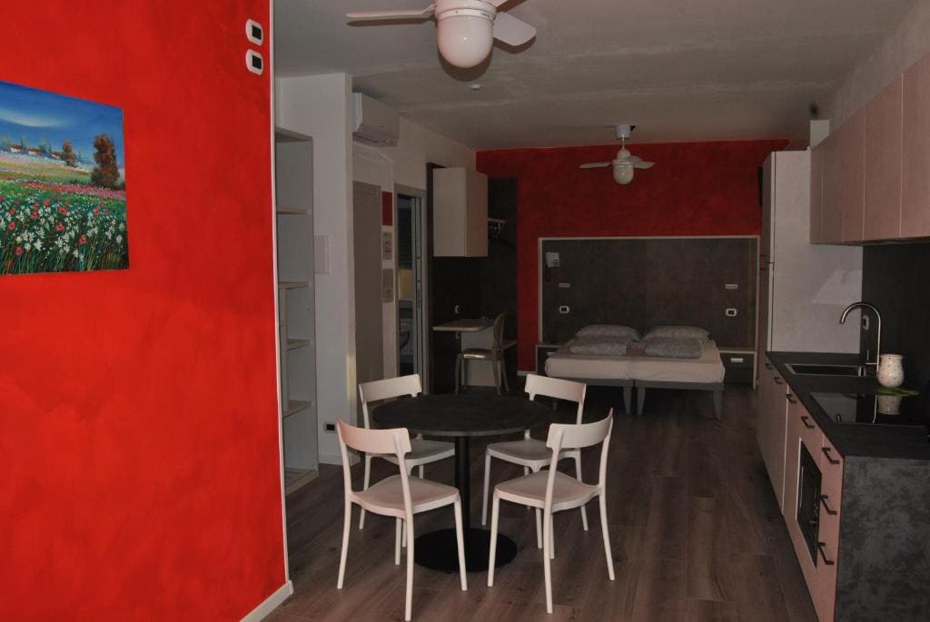 Junior Suite with Balcony and Lake View and Kitchenette room - Image 2