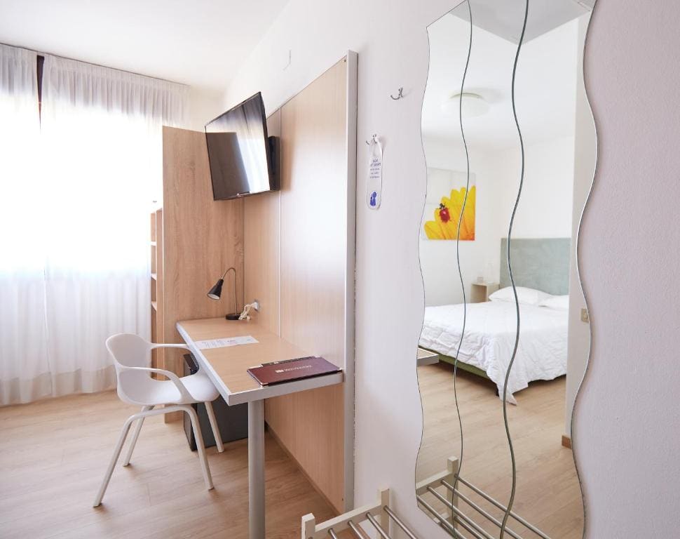 Standard Double Room room - Image 3