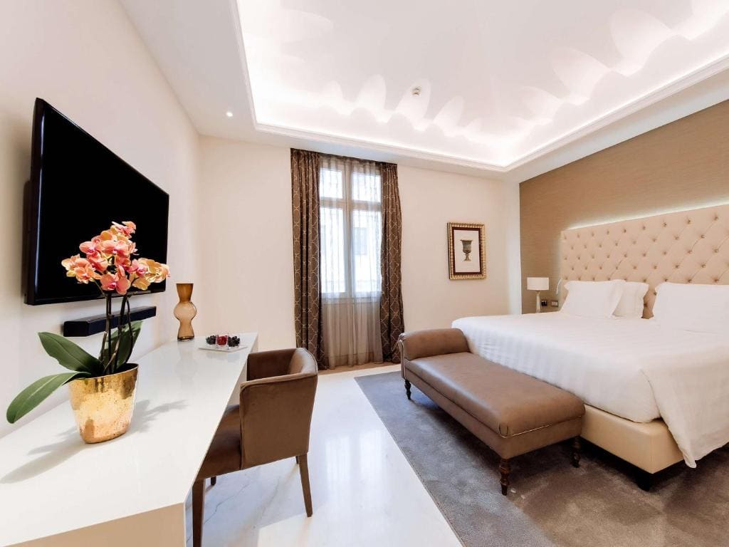 King Guest Room room - Image 3