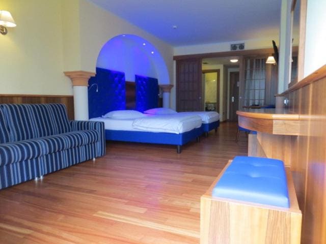Deluxe Junior Suite with Terrace room - Image 2
