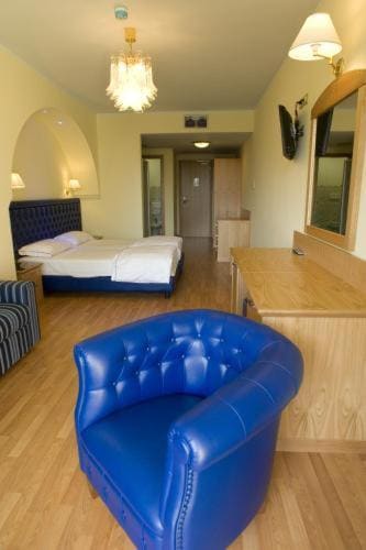 Superior Double Room with Balcony room - Image 2