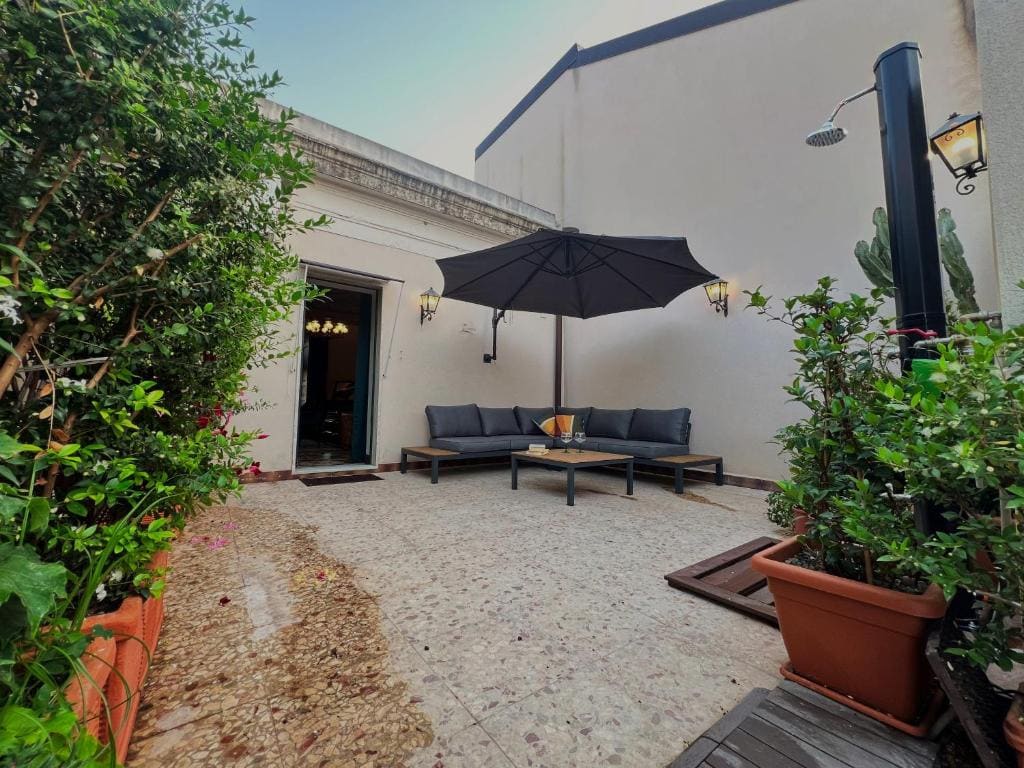 Triple Room with Terrace room - Image 1