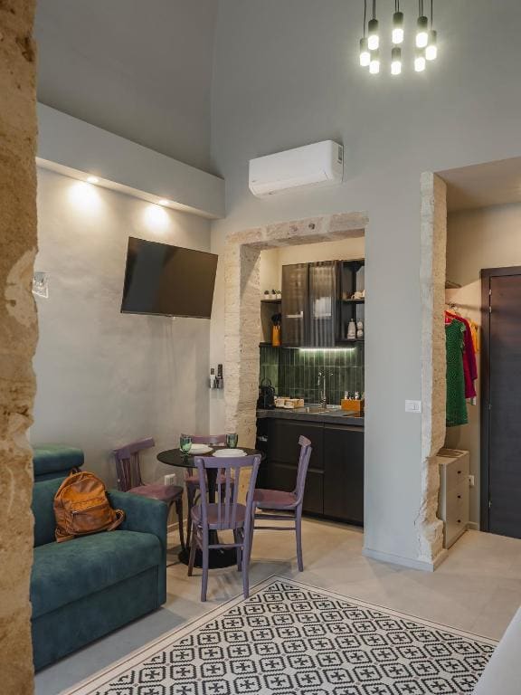 Classic Quadruple Room room - Image 2
