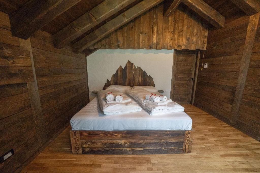 Superior Chalet room - Image 1