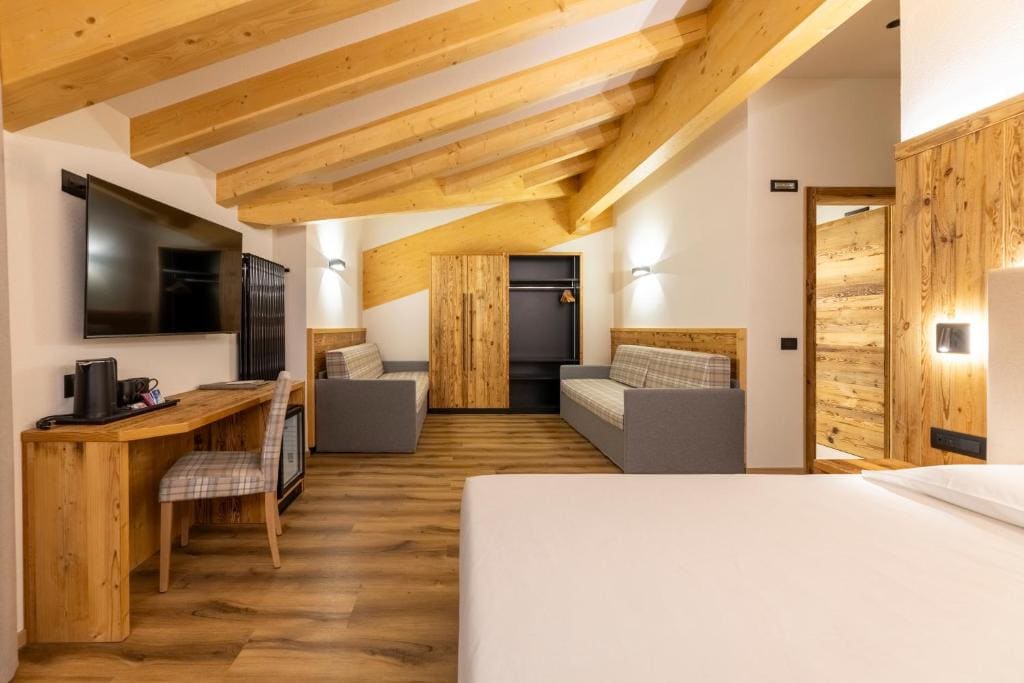 Family Junior Suite room - Image 1
