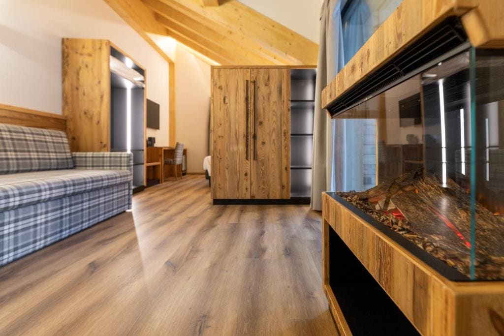 Junior Suite with Balcony room - Image 3