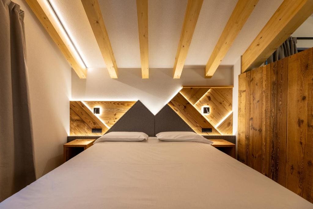 Junior Suite with Balcony room - Image 2