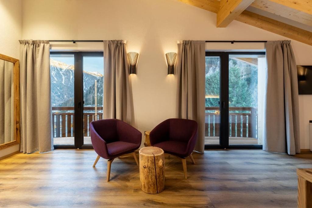 Junior Suite with Mountain View room - Image 3