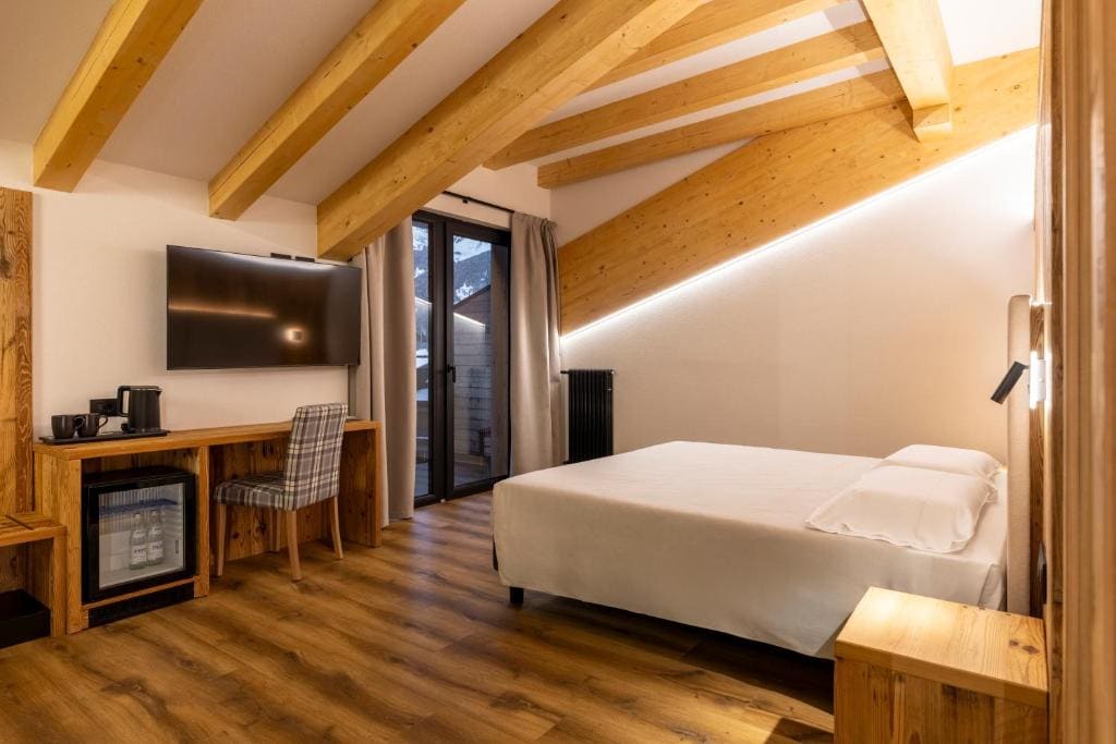 Superior Double Room room - Image 3