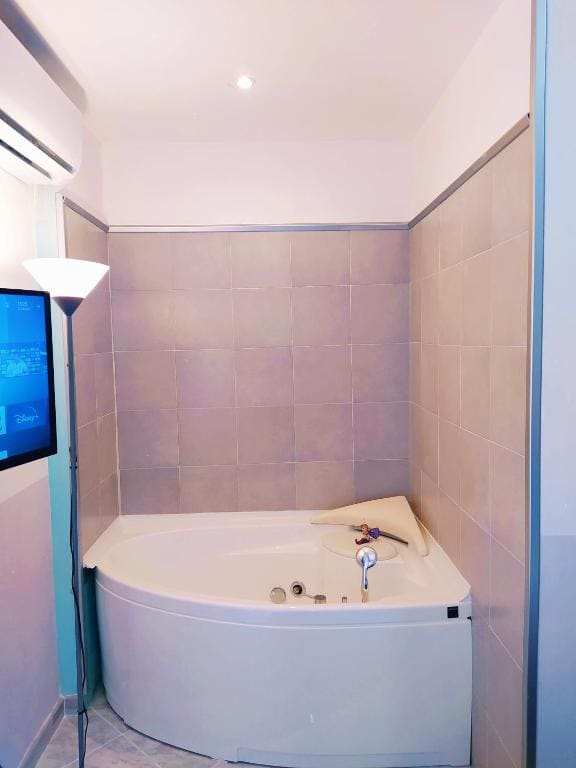 Deluxe Double Room with Balcony room - Image 1