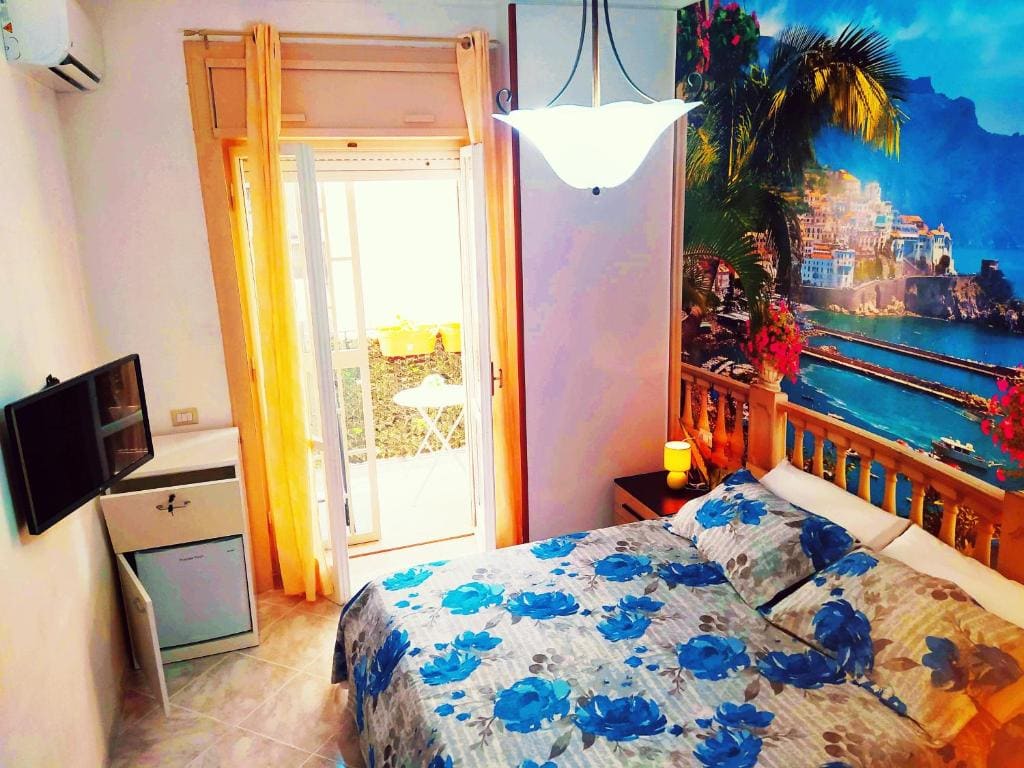 King Room with Balcony room - Image 1