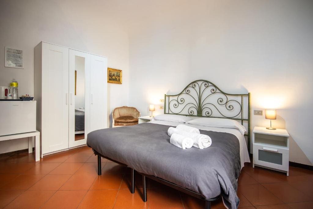 Standard Double Room room - Image 2