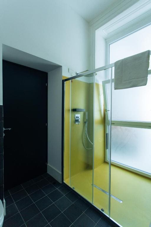 Double Room with Balcony room - Image 2