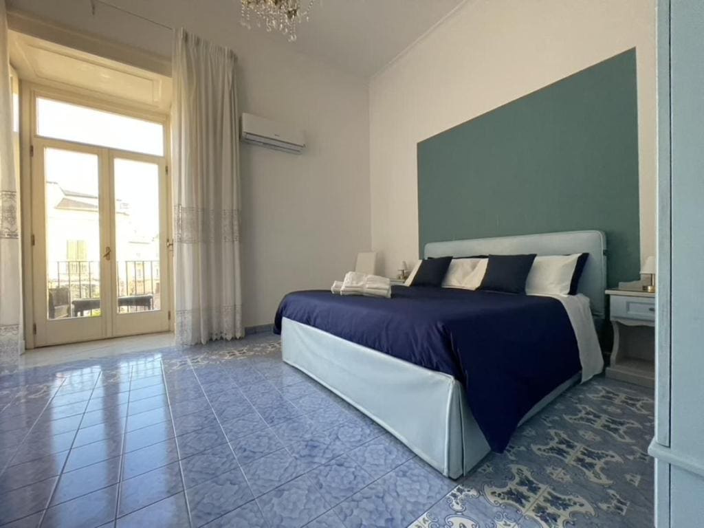 Double Room with Balcony room - Image 3